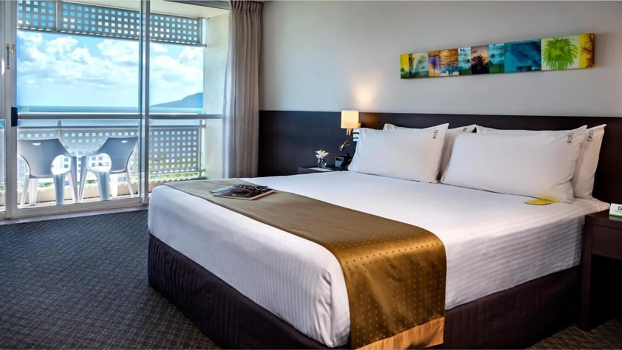 Cairns Harbourside Hotel