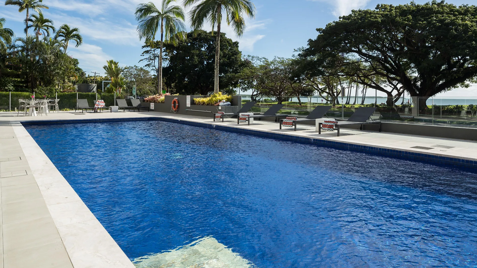 Cairns Harbourside Hotel