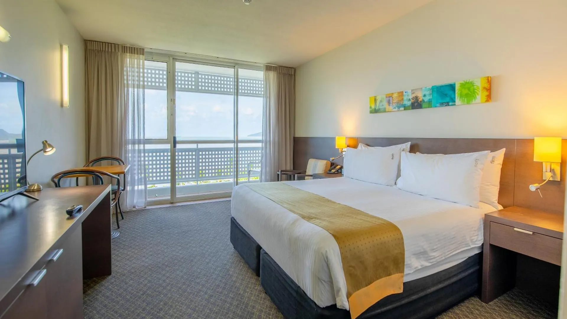 Cairns Harbourside Hotel