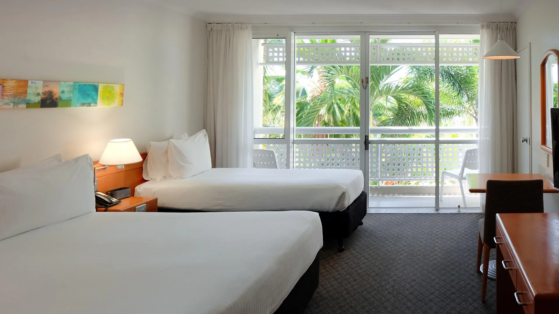 Cairns Harbourside Hotel